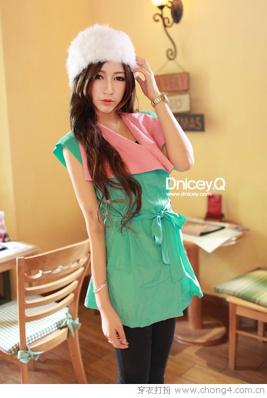 清新风衣服_手机壁纸油画风小清新