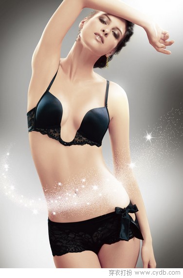 无杯内衣_半杯无肩带内衣美女(3)