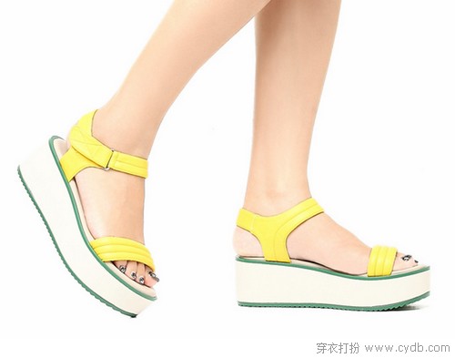 出街必备凉鞋 美鞋控看过来