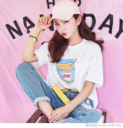 T恤都能穿得很美，其他裝扮當然不會差