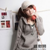 同色系服饰的搭配技巧