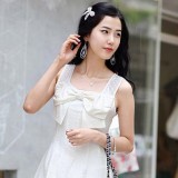 清新大方的浅色连衣裙