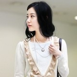 淑女小衫和牛仔裤的搭配