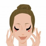 让眼霜效果翻番的按摩手法
