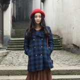 侦探格纹外套演绎中性风
