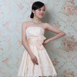 穿上小礼服say hi