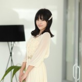 清新优雅 白里挑衣
