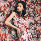 纤腰轻系显婀娜