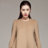 极简款与后现代解构风格