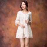 看看她们穿什么连衣裙