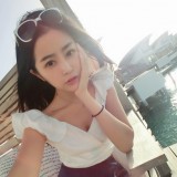 脸胖肩宽就选V领