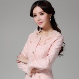 因为是风衣 所以更恣意