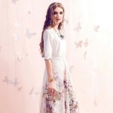 蕾丝连衣裙复苏女神格调