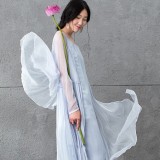 我想静静和长裙享受秋天