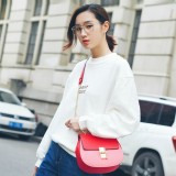 这种款式的包包才够格碾压马路