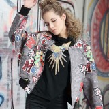 瞧！活力棒球衫的选美大赛正在进行中…