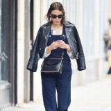 把握各种精彩，机车夹克保暖又帅气