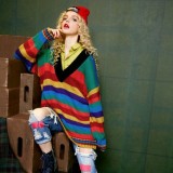 穿衣打扮想出彩，撞色拼接都要来！