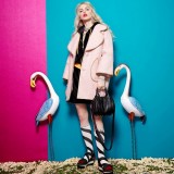 茧形大衣宣誓：人在衣中晃，越晃越时尚