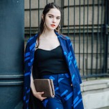 与非正式西装的约会，从接纳开始