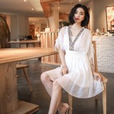 心机V领的日常 让显瘦无处不在