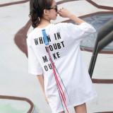 T恤都能穿得很美，其他装扮当然不会差